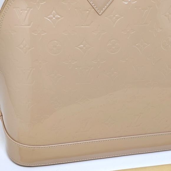 Auth Louis Vuitton Rose Angelique MORE PHOTOS - Picture 6 of 8